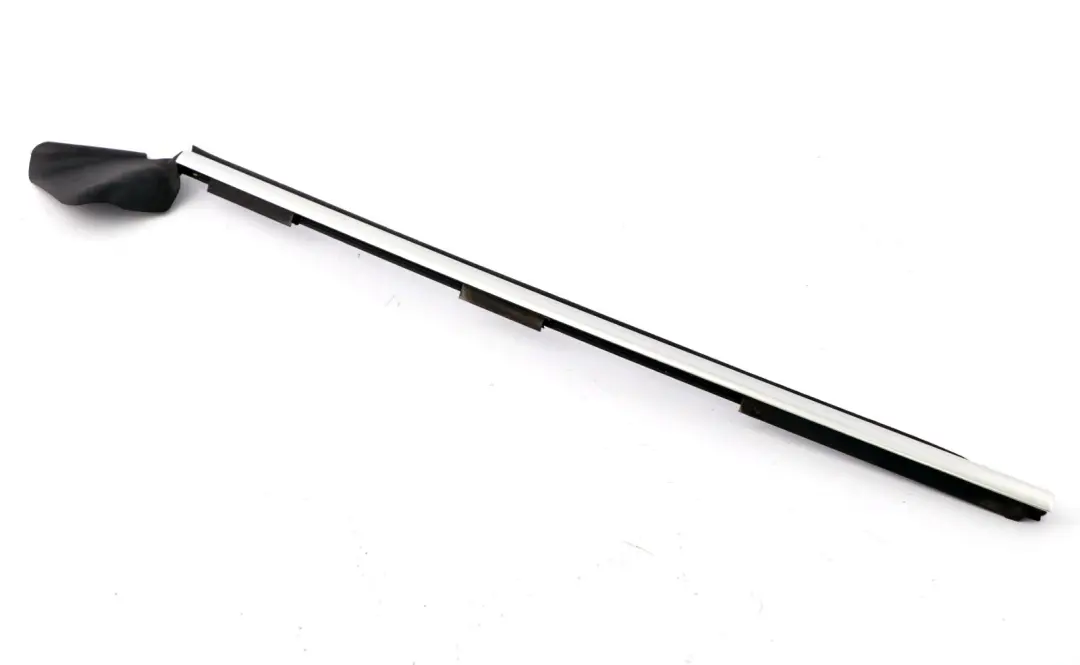 BMW E88 Lewa Tylna Zewnętrzna Listwa Szyby Wykończenia Alu Matt - SKU 7165001 - Numer Części 7165001