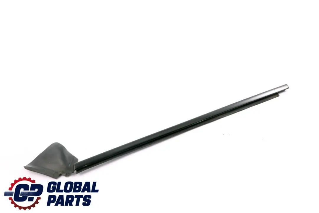 Bande d'etancheite exterieure droite - Couvre-joint noir pour BMW E88 à propos du numéro de pièce 7165002 BMW E88 Bande d'etancheite exterieure droite - Couvre-joint noir - SKU 7165002-1 - Numéro de pièce 7165002