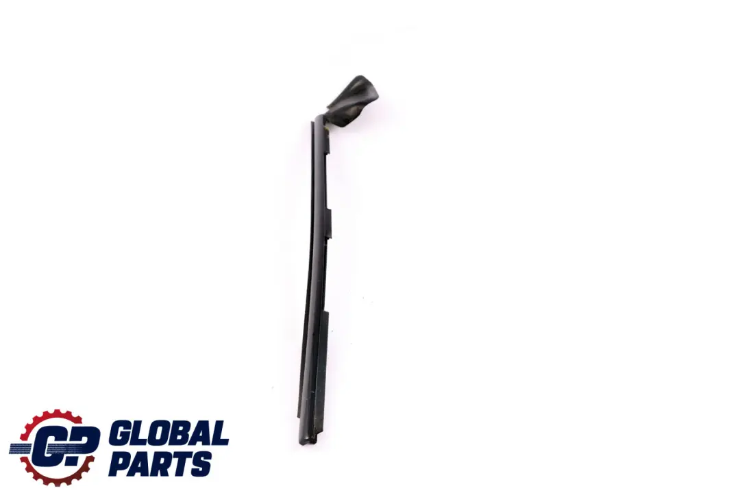 Bande d'etancheite exterieure droite - Couvre-joint noir pour BMW E88 à propos du numéro de pièce 7165002 BMW E88 Bande d'etancheite exterieure droite - Couvre-joint noir - SKU 7165002-1 - Numéro de pièce 7165002