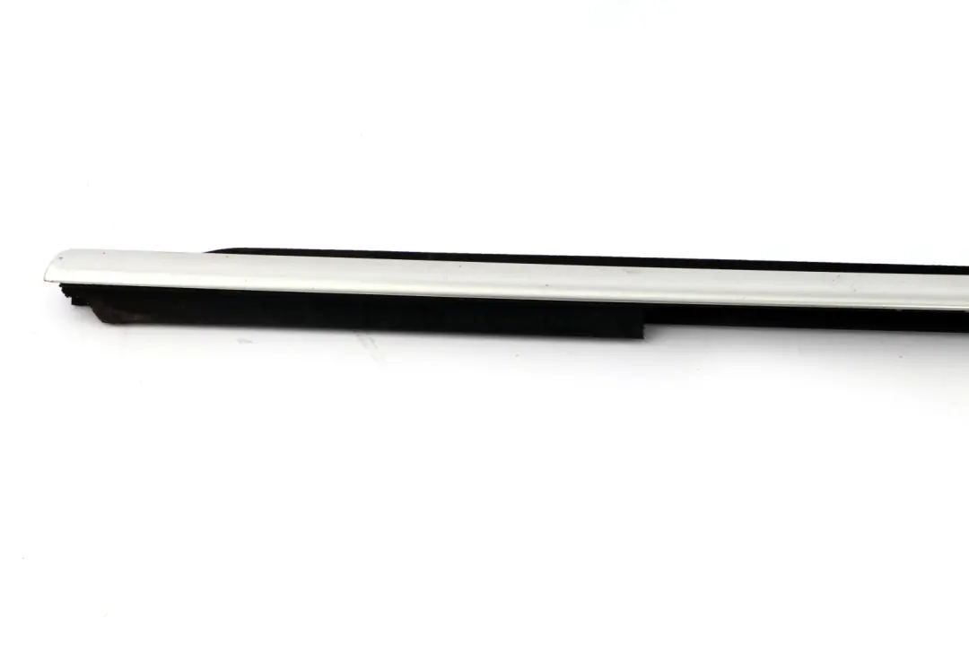  Garniture De Joint D'Étanchéité Extérieur Droit BMW E88 Aluminium Mat - SKU 7165002 - Numéro de pièce 7165002