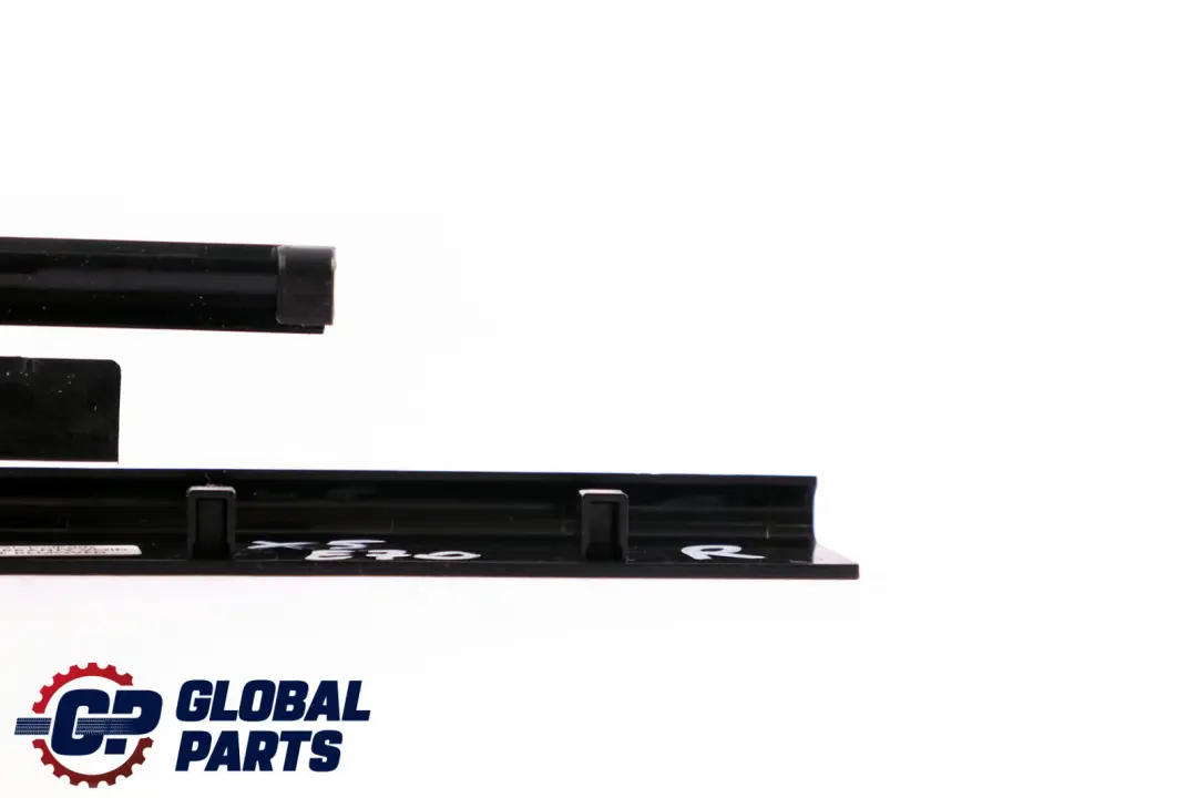 Blende Vorne Aussen Rechts Schwarz für BMW X5 Series E70 mit Teilenummer 7165380 BMW X5 Series E70 Blende Vorne Aussen Rechts Schwarz - SKU 7165380 - Teilenummer 7165380