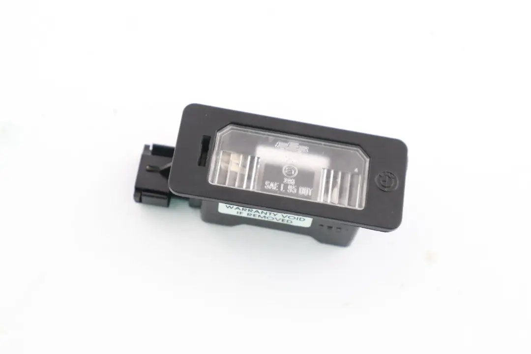 Lámpara De Luz De Matrícula para BMW E39 E60 E61 E71 E90 E91 E92 con número de pieza 7165646 BMW E39 E60 E61 E71 E90 E91 E92 Lámpara De Luz De Matrícula - SKU 7165646 - Número de pieza 7165646