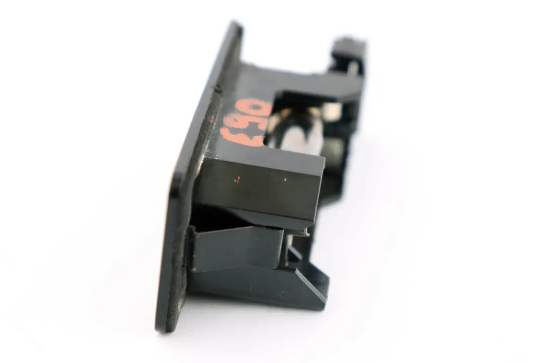 Lámpara De Luz De Matrícula para BMW E39 E60 E61 E71 E90 E91 E92 con número de pieza 7165646 BMW E39 E60 E61 E71 E90 E91 E92 Lámpara De Luz De Matrícula - SKU 7165646 - Número de pieza 7165646