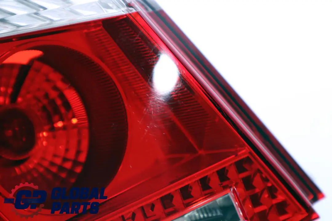 Reihe E60 Heckleuchte links Blinker Weiss 6321 für BMW 5 mit Teilenummer 63217165737 BMW 5 Reihe E60 Heckleuchte links Blinker Weiss 6321 - SKU 7165737 - Teilenummer 63217165737