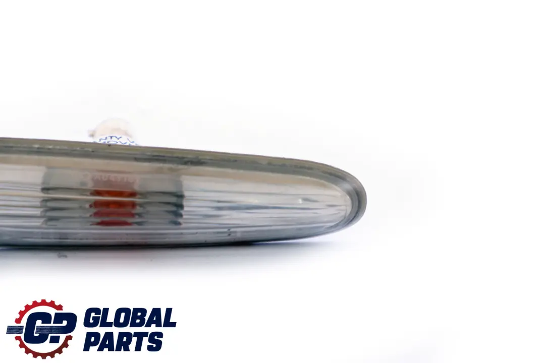 Feu Clignotant Supplem Gauche blanc pour BMW E60 E61 à propos du numéro de pièce 7165741 BMW E60 E61 Feu Clignotant Supplem Gauche blanc - SKU 7165741 - Numéro de pièce 7165741