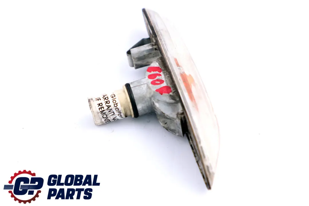 Indicador De intermitentes lateral derecho blanco para BMW E60 E61 con número de pieza 7165742 BMW E60 E61 Indicador De intermitentes lateral derecho blanco - SKU 7165742 - Número de pieza 7165742