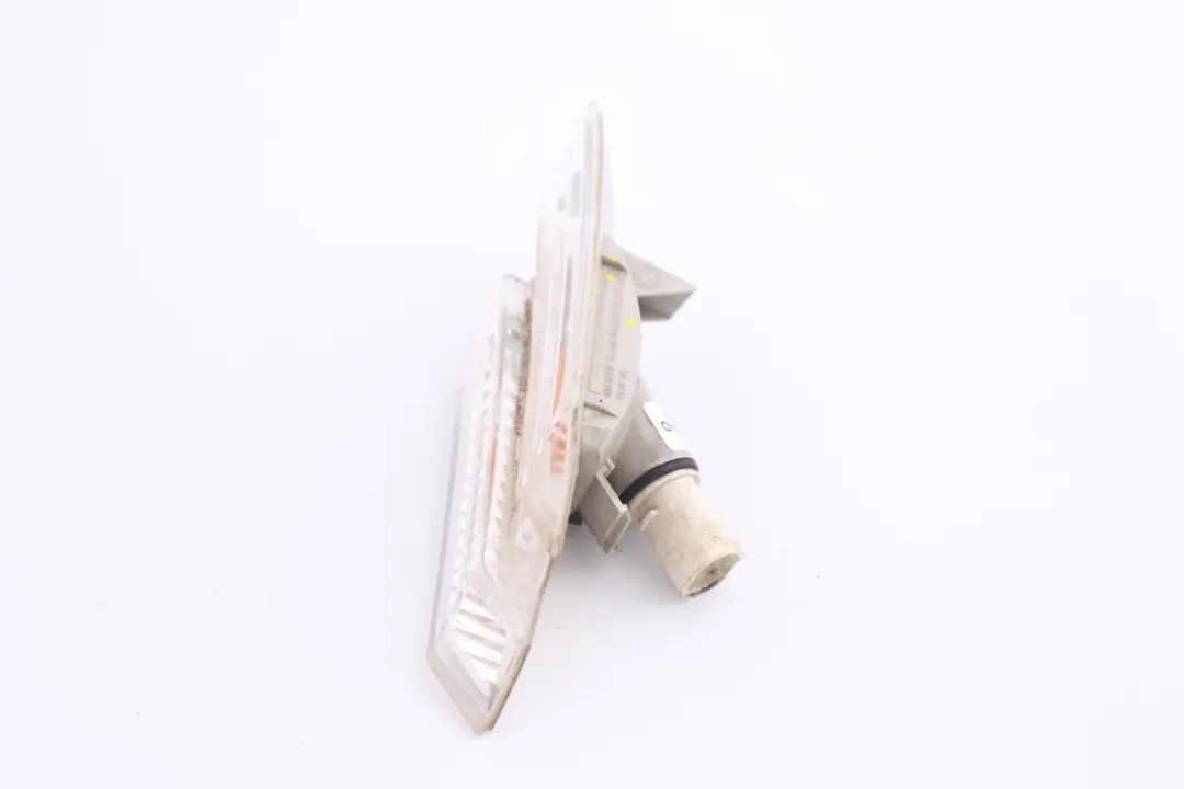 Luz intermitente adicional izquierda Blanco para BMW E63 E64 LCI con número de pieza 7165809 BMW E63 E64 LCI Luz intermitente adicional izquierda Blanco - SKU 7165809 - Número de pieza 7165809