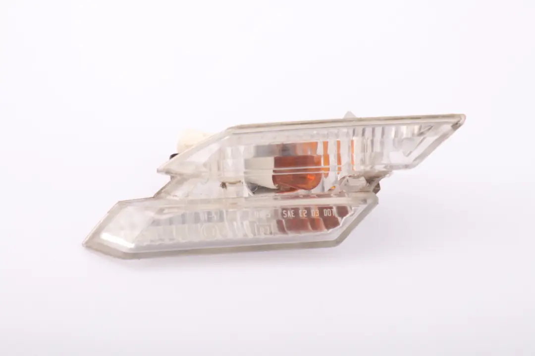 Right White Wing Side Turn Signal Indicator O/S to BMW 6 Series E63 E64 with Part number 7165810 BMW 6 Series E63 E64 Right White Wing Side Turn Signal Indicator O/S - SKU 7165810 - Part number 7165810