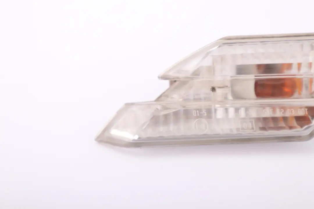 Right White Wing Side Turn Signal Indicator O/S to BMW 6 Series E63 E64 with Part number 7165810 BMW 6 Series E63 E64 Right White Wing Side Turn Signal Indicator O/S - SKU 7165810 - Part number 7165810