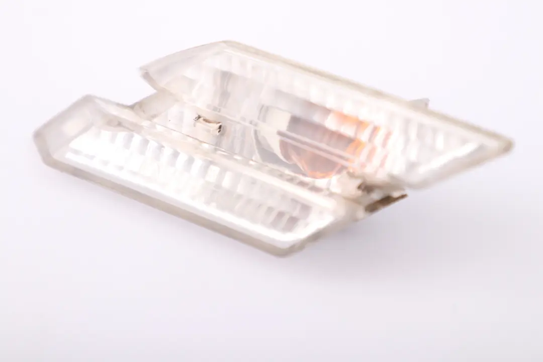 BMW E63 E64 Indicador de intermitencia lateral blanco derecho - SKU 7165810 - Número de pieza 7165810