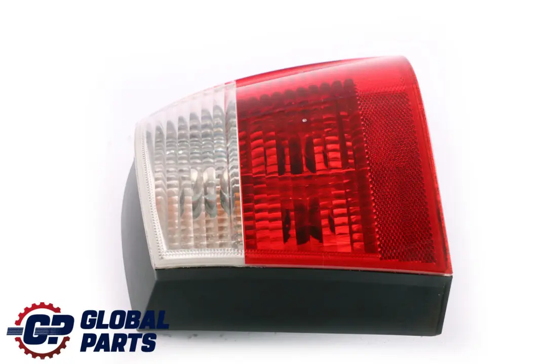 Heckleuchte Seitenwand Rechts Weiss für BMW 5 Series E61 mit Teilenummer 7165826 BMW 5 Series E61 Heckleuchte Seitenwand Rechts Weiss - SKU 7165826 - Teilenummer 7165826