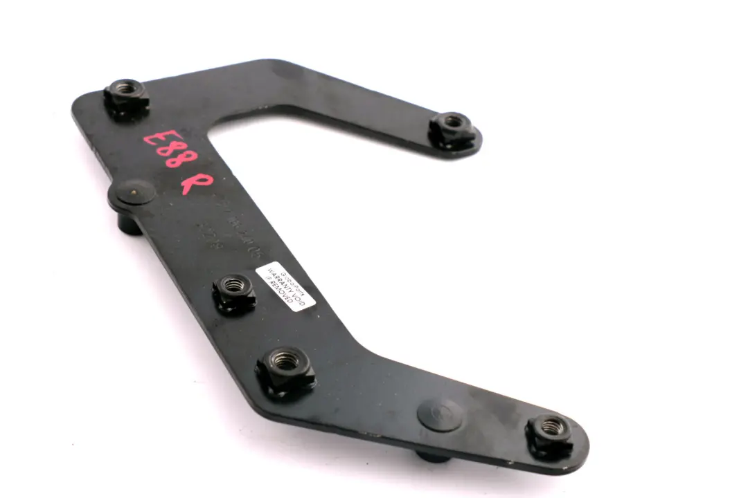 Piastra Di Supporto Per Copertura Tetto Pieghevole Destra per BMW E88 Cabrio con numero di parte 7166240 BMW E88 Cabrio Piastra Di Supporto Per Copertura Tetto Pieghevole Destra - SKU 7166240 - Numero di parte 7166240