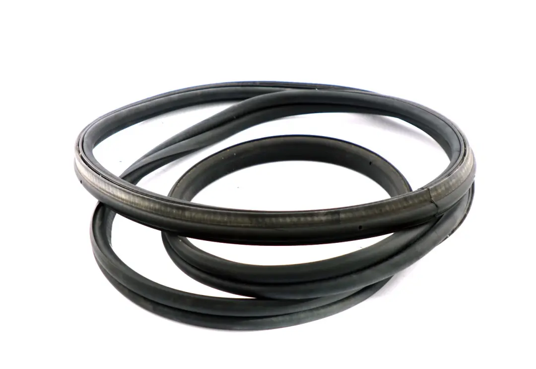 Paraspigoli Dietro Guarnizione Portellone 7129195 per BMW E92 E92N LCI con numero di parte 7166660 BMW E92 E92N LCI Paraspigoli Dietro Guarnizione Portellone 7129195 - SKU 7166660 - Numero di parte 7166660