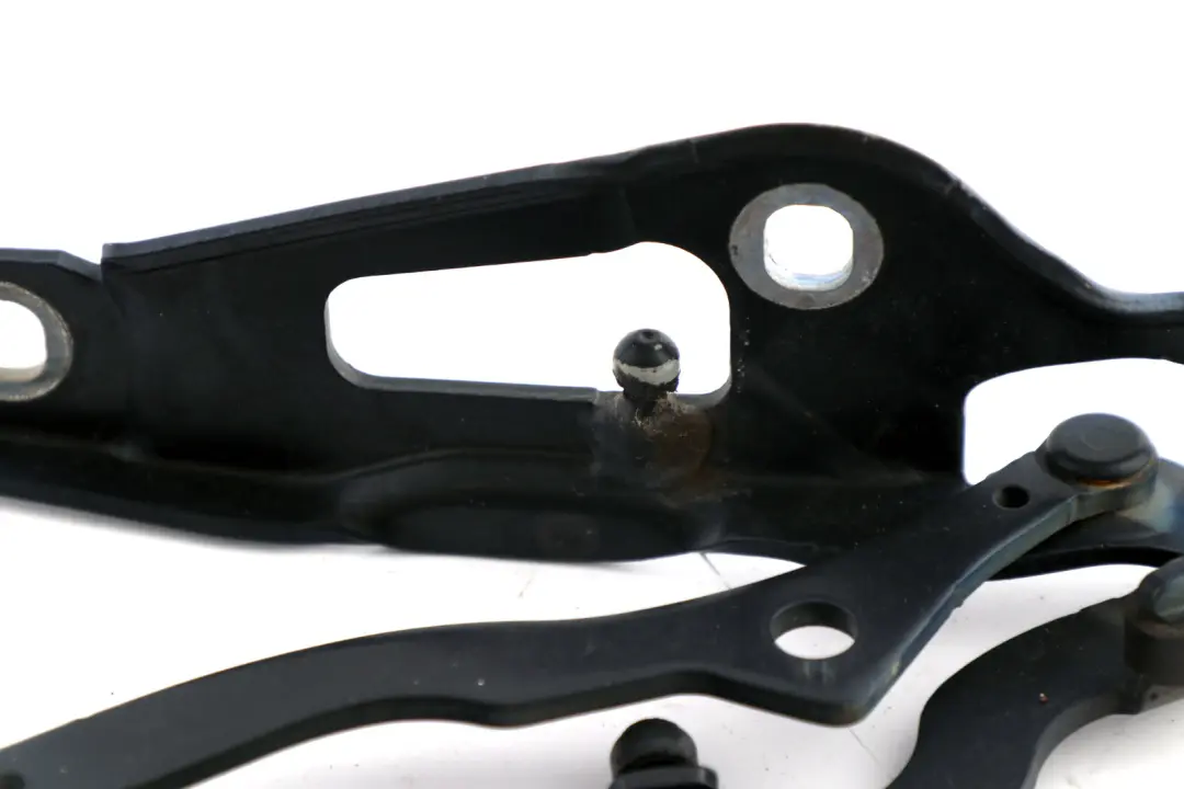 Charniere Hayon a Gauche N/S Bleu pour BMW 1 E82 E88 à propos du numéro de pièce 7166751 BMW 1 E82 E88 Charniere Hayon a Gauche N/S Bleu - SKU 7166751-1 - Numéro de pièce 7166751