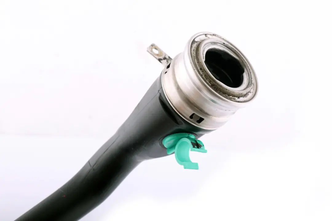 Rura Przewód Wlew Paliwa Baku Diesel do BMW E82 E88 o numerze 7166823 BMW E82 E88 Rura Przewód Wlew Paliwa Baku Diesel - SKU 7166823 - Numer Części 7166823