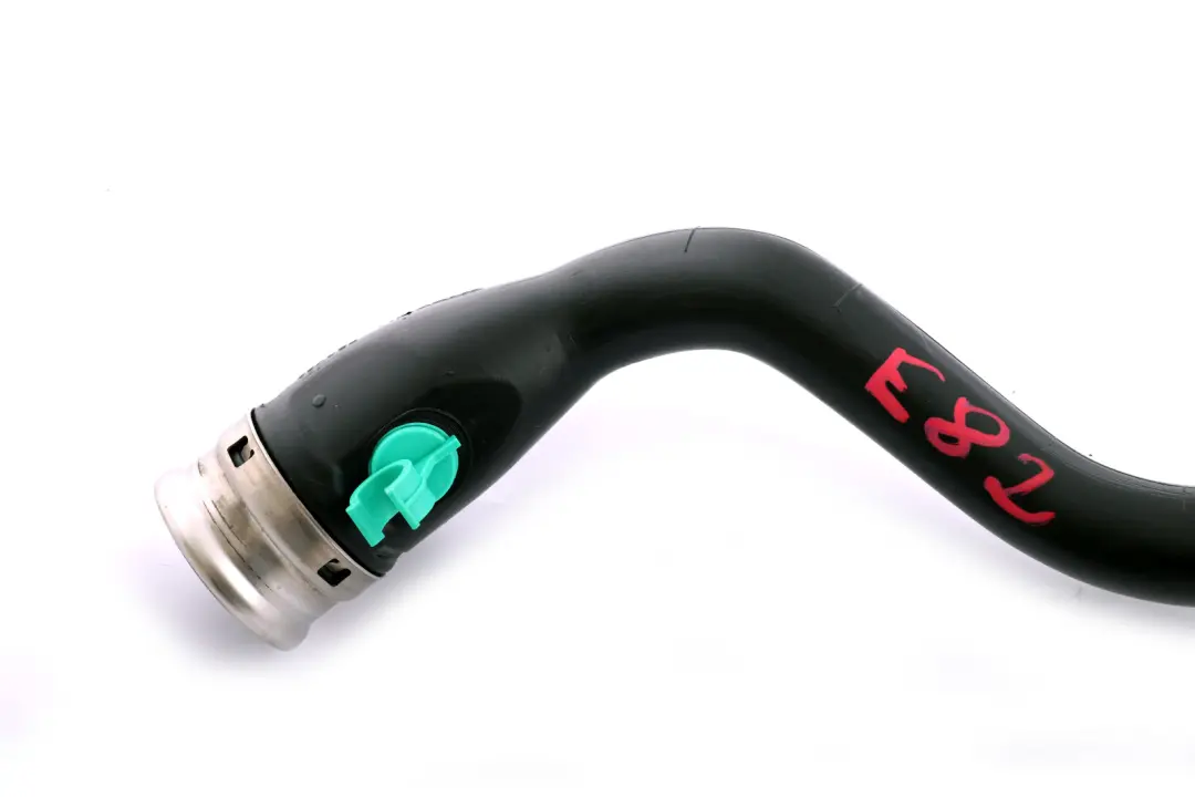 Rura Przewód Wlew Paliwa Baku Diesel do BMW E82 E88 o numerze 7166823 BMW E82 E88 Rura Przewód Wlew Paliwa Baku Diesel - SKU 7166823 - Numer Części 7166823