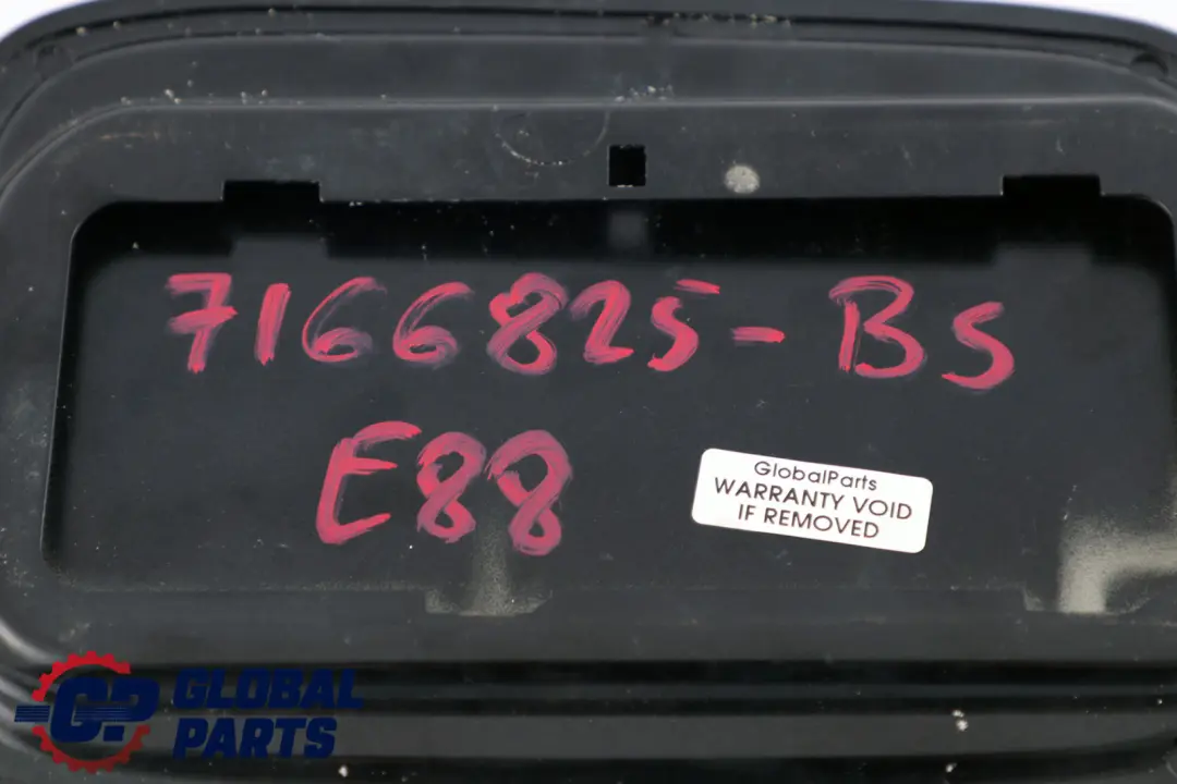Coperchio Sportello Carburante BMW E82 E88 Tappo Sportello Rifornimento Nero per con numero di parte 7166825 Coperchio Sportello Carburante BMW E82 E88 Tappo Sportello Rifornimento Nero - SKU 7166825-BS - Numero di parte 7166825