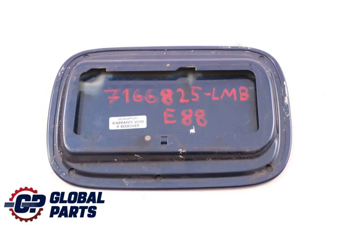 Klapka Wlewu Paliwa Le Mans Blau do BMW E82 E88 o numerze 7166825 BMW E82 E88 Klapka Wlewu Paliwa Le Mans Blau - SKU 7166825-LMB - Numer Części 7166825