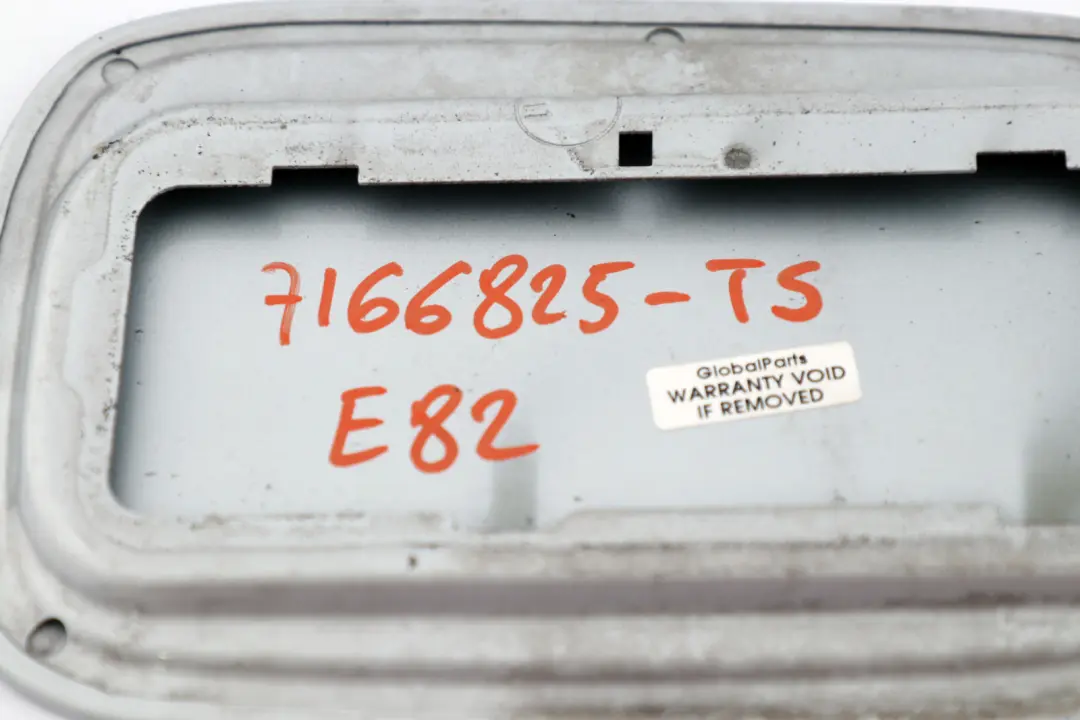 BMW 1er E82 E88 Einfüllklappe Kraftstoffdeckel Titansilber Metallic - SKU 7166825-TS - Teilenummer 7166825