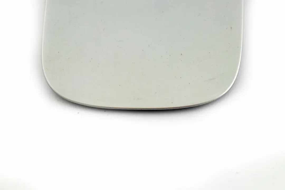 BMW 1er E82 E88 Einfüllklappe Kraftstoffdeckel Titansilber Metallic - SKU 7166825-TS - Teilenummer 7166825