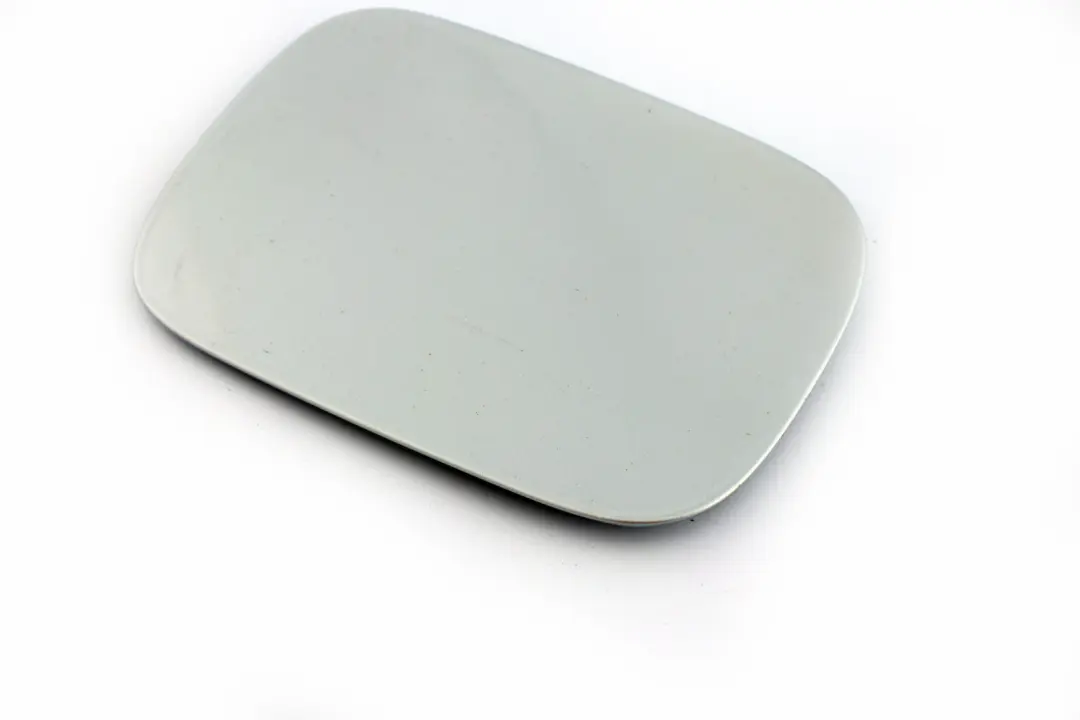 1er E82 E88 Einfüllklappe Kraftstoffdeckel Titansilber Metallic für BMW mit Teilenummer 7166825 BMW 1er E82 E88 Einfüllklappe Kraftstoffdeckel Titansilber Metallic - SKU 7166825-TS - Teilenummer 7166825