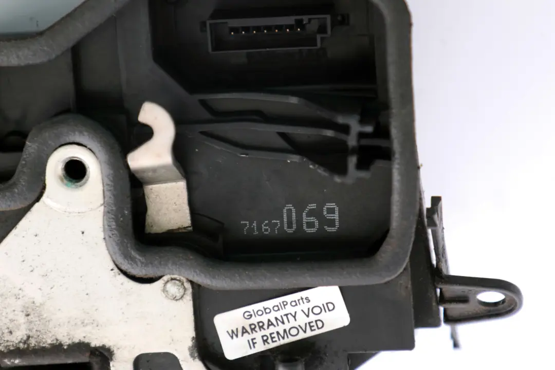 System Latch Left Rear N/S to BMW E87 E60 E61 E90 E91 with Part number 7202147 BMW E87 E60 E61 E90 E91 System Latch Left Rear N/S - SKU 7167069 - Part number 7202147