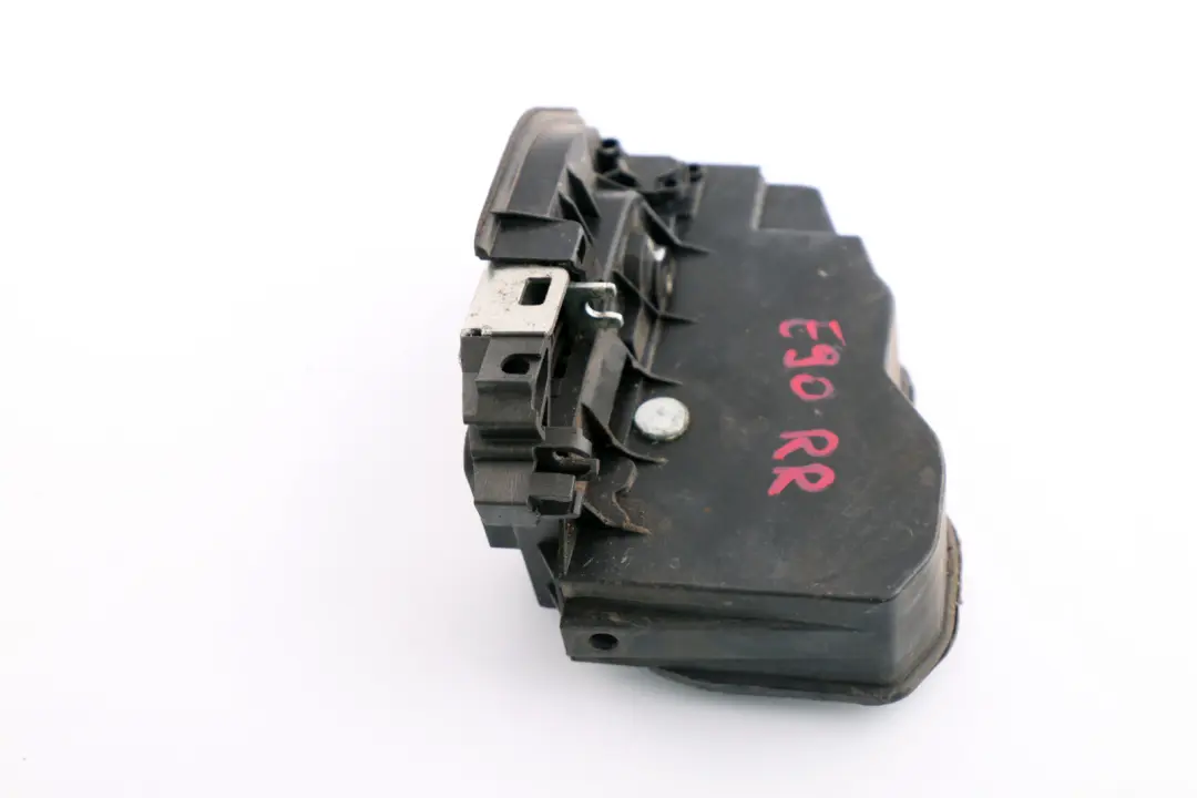 Actuador del pestillo De La puerta trasera derecha para BMW E60 E87 E90 con número de pieza 7167070 BMW E60 E87 E90 Actuador del pestillo De La puerta trasera derecha - SKU 7167070 - Número de pieza 7167070