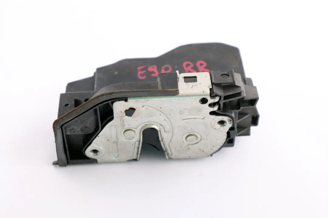 BMW E60 E87 E90 Actuador del pestillo De La puerta trasera derecha - SKU 7167070 - Número de pieza 7167070