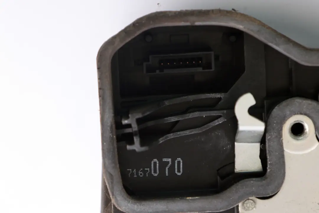 BMW E60 E87 E90 Serratura Portiera Chiusura Posteriore Destra - SKU 7167070 - Numero di parte 7167070