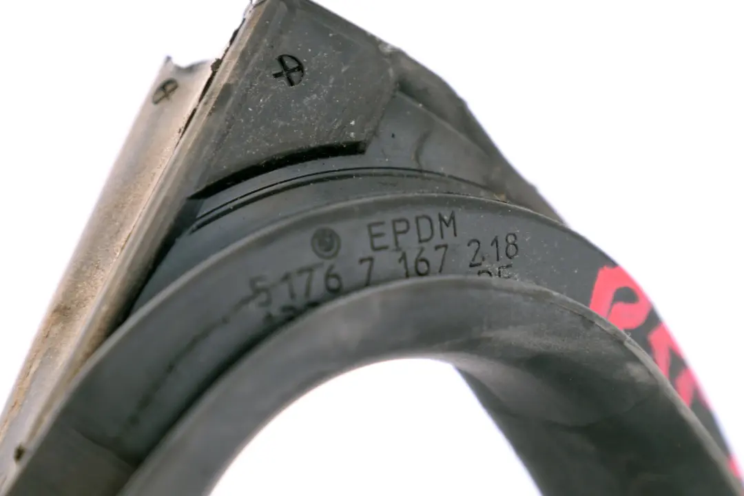 Uszczelka drzwi prawy przód do MINI Clubman R55 o numerze 7167218 MINI Clubman R55 Uszczelka drzwi prawy przód - SKU 7167218 - Numer Części 7167218