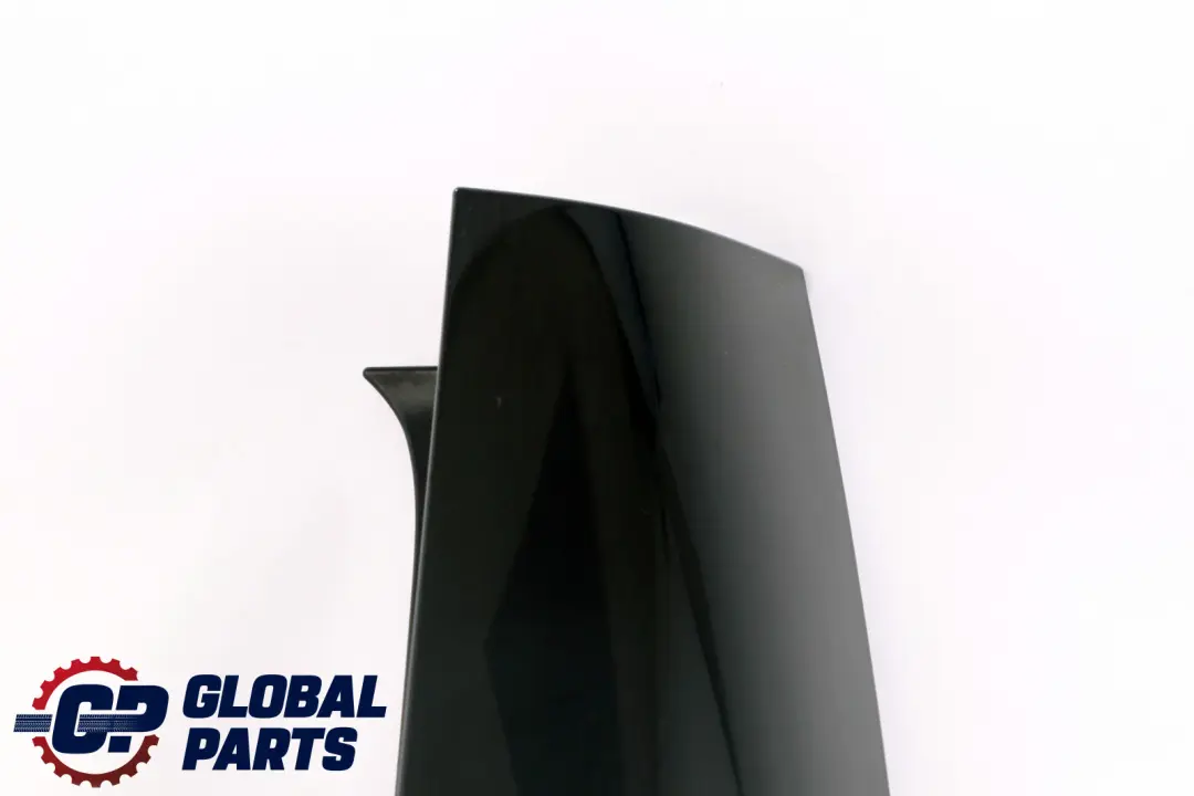 Couverture Borne C Droite Noir pour Mini Clubman R55 LCI à propos du numéro de pièce 7167228 Mini Clubman R55 LCI Couverture Borne C Droite Noir - SKU 7167228 - Numéro de pièce 7167228