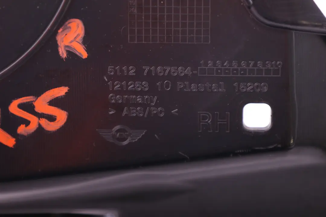 Trasera Derecha O / S Lampara Soporte De montaje para Mini Clubman R55 con número de pieza 7167564 Mini Clubman R55 Trasera Derecha O / S Lampara Soporte De montaje - SKU 7167564 - Número de pieza 7167564