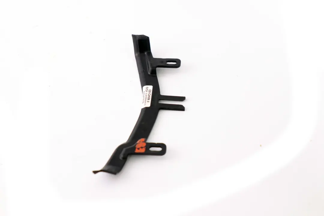 Tapa Tolding Top Flap Izquierda para BMW E88 con número de pieza 7168617 BMW E88 Tapa Tolding Top Flap Izquierda - SKU 7168617 - Número de pieza 7168617