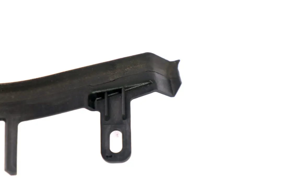 Tapa Superior Plegable Derecha para BMW E88 con número de pieza 7168618 BMW E88 Tapa Superior Plegable Derecha - SKU 7168618 - Número de pieza 7168618