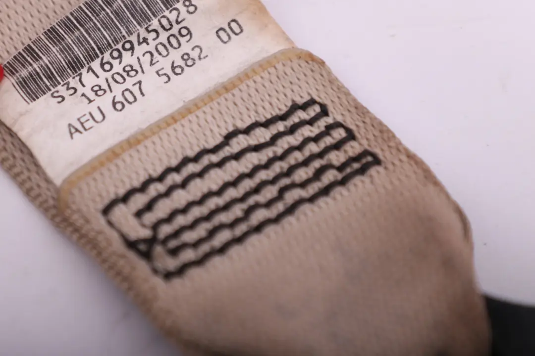 Cinghia Superiore Posteriore Sinistra Cremebeige per BMW E93 LCI con numero di parte 7169945 BMW E93 LCI Cinghia Superiore Posteriore Sinistra Cremebeige - SKU 7169945 - Numero di parte 7169945