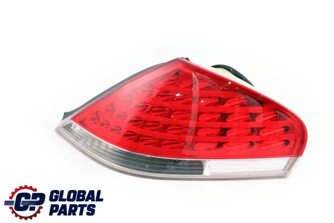 Lampe d'éclairage du couvercle de coffre hayon arrière droit pour BMW E63 E64 à propos du numéro de pièce 7170976 BMW E63 E64 Lampe d'éclairage du couvercle de coffre hayon arrière droit - SKU 7170976 - Numéro de pièce 7170976