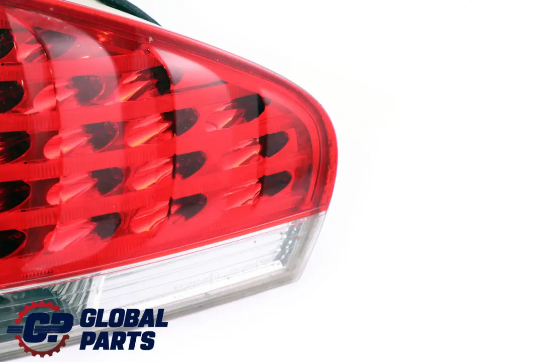 BMW E63 E64 Lampe d'éclairage du couvercle de coffre hayon arrière droit - SKU 7170976 - Numéro de pièce 7170976