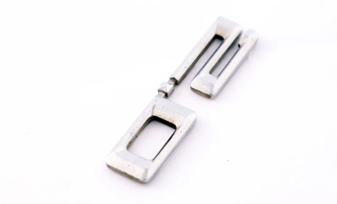 Tapa Maletero Trasero Adherido Emblema para BMW Z4 E85 2.0I Roadster con número de pieza 7172021 BMW Z4 E85 2.0I Roadster Tapa Maletero Trasero Adherido Emblema - SKU 7172021 - Número de pieza 7172021