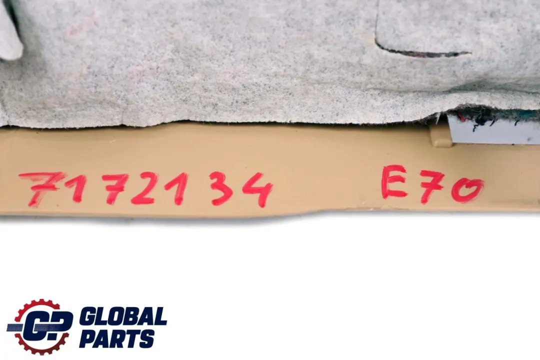 Embellecedor Tapa Maletero Centro Savanna Beige para BMW E70 con número de pieza 7172134 BMW E70 Embellecedor Tapa Maletero Centro Savanna Beige - SKU 7172134 - Número de pieza 7172134