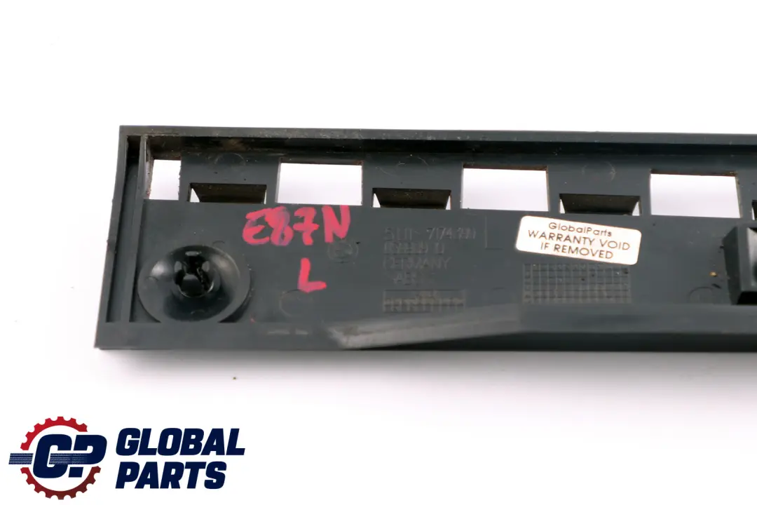 Tira De retencion Pilar B Izquierdo para BMW E87N LCI con número de pieza 7174399 BMW E87N LCI Tira De retencion Pilar B Izquierdo - SKU 7174399 - Número de pieza 7174399