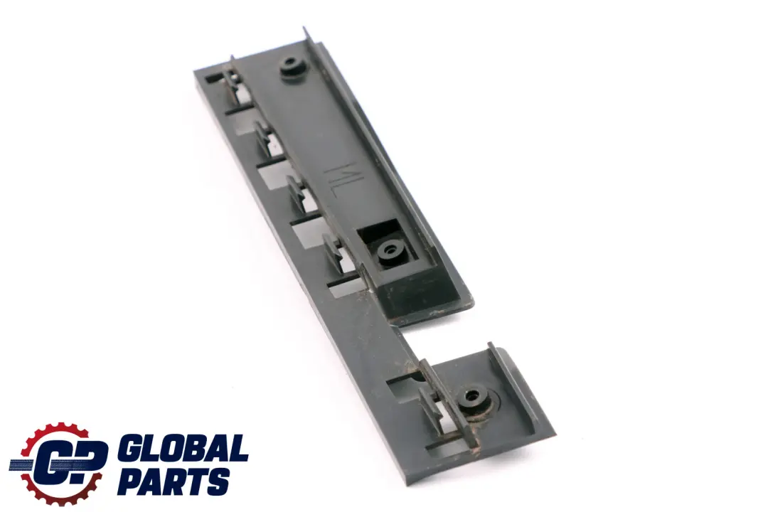 Tira De retencion Pilar B Izquierdo para BMW E87N LCI con número de pieza 7174399 BMW E87N LCI Tira De retencion Pilar B Izquierdo - SKU 7174399 - Número de pieza 7174399