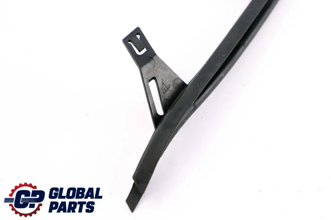 Guarnizione Faro Anteriore Sinistro per BMW E92 E93 con numero di parte 7174517 BMW E92 E93 Guarnizione Faro Anteriore Sinistro - SKU 7174517 - Numero di parte 7174517