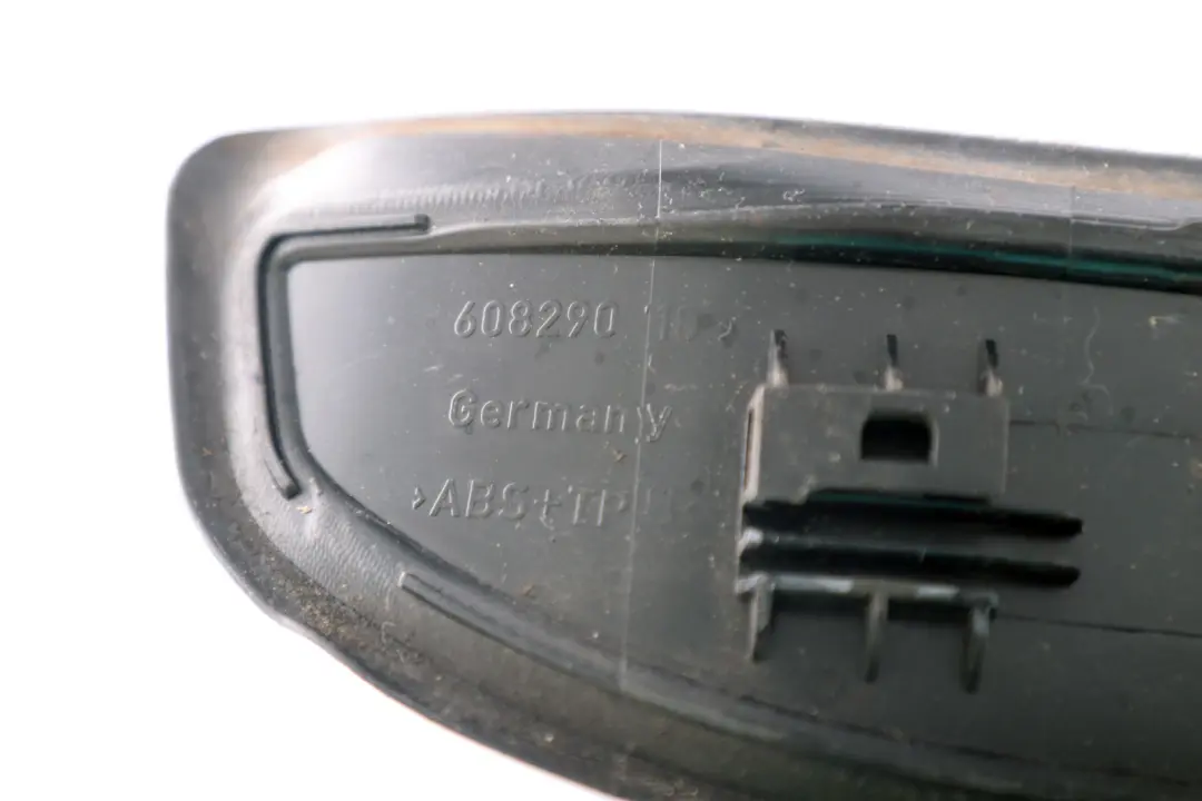 Tapa de umbral de puerta delantera izquierda para BMW E81 E82 con número de pieza 7174559 BMW E81 E82 Tapa de umbral de puerta delantera izquierda - SKU 7174559 - Número de pieza 7174559