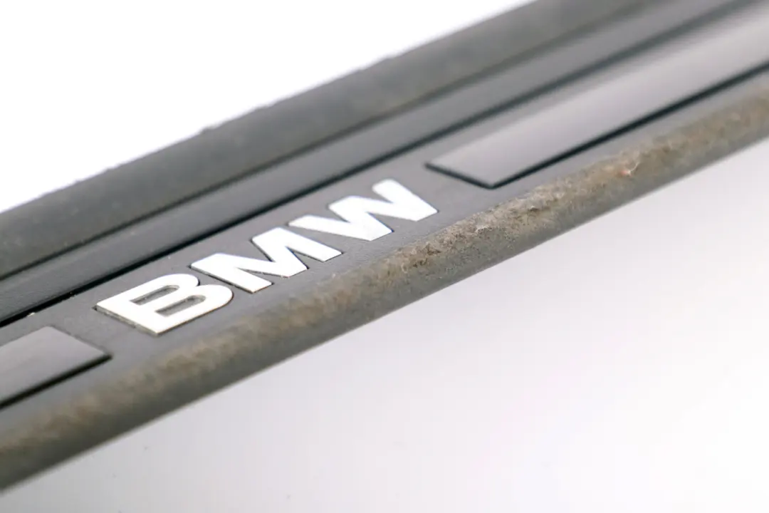 Joint de seuil de porte avant gauche pour BMW E81 E82 à propos du numéro de pièce 7174559 BMW E81 E82 Joint de seuil de porte avant gauche - SKU 7174559 - Numéro de pièce 7174559