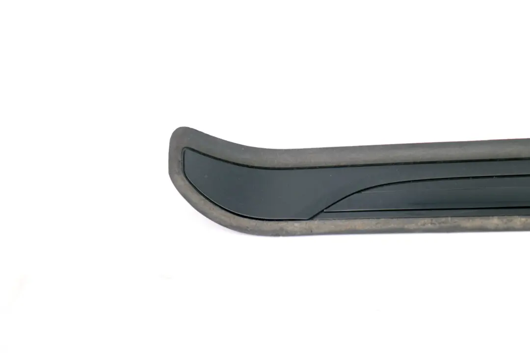 BMW E81 E82 E88 Bande de recouvrement entrée intérieur noir droite - SKU 7174560 - Numéro de pièce 7174560