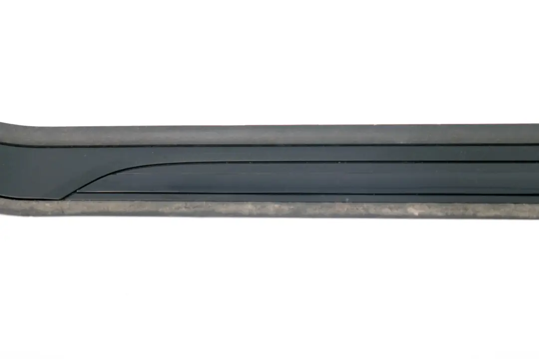 Bande de recouvrement entrée intérieur noir droite pour BMW E81 E82 E88 à propos du numéro de pièce 7174560 BMW E81 E82 E88 Bande de recouvrement entrée intérieur noir droite - SKU 7174560 - Numéro de pièce 7174560