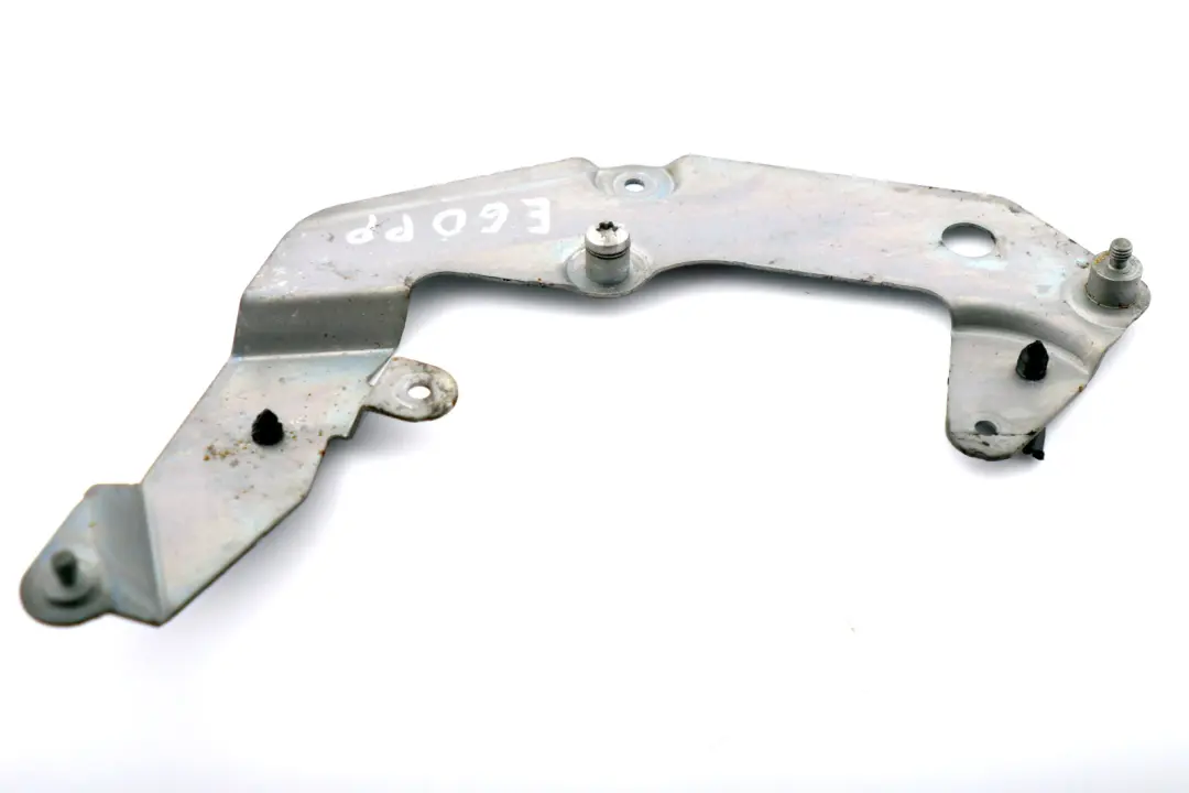 Adapter Plate Right Front Door Catch Soft Close 7202152 to BMW 5 Series E60 E61 with Part number 7174632 BMW 5 Series E60 E61 Adapter Plate Right Front Door Catch Soft Close 7202152 - SKU 7174632 - Part number 7174632