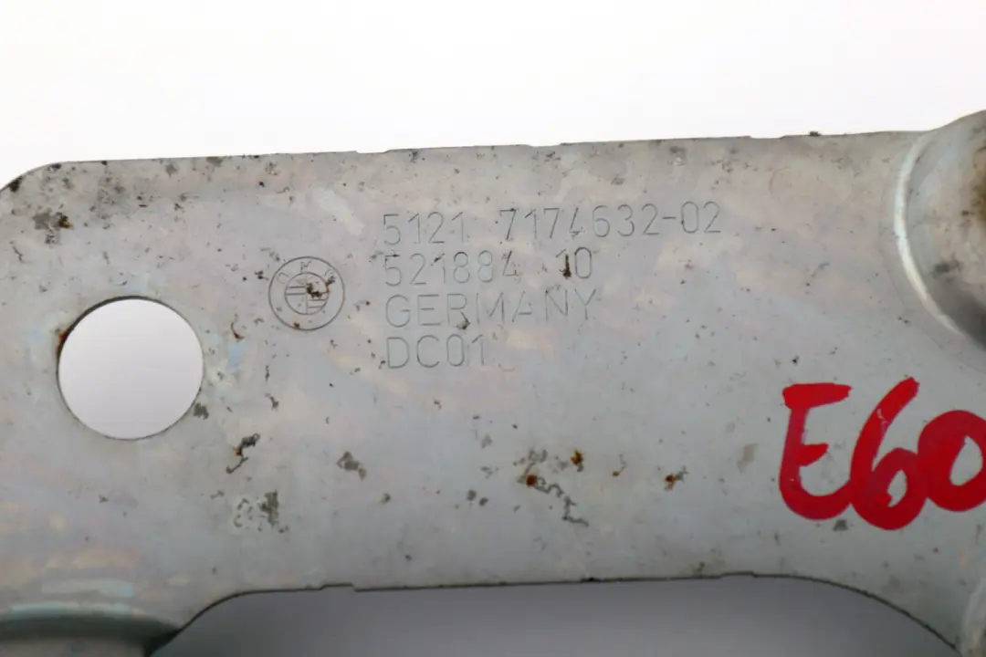 Placa Adaptadora Cierre Suave Puerta Delantera Derecha 7202152 para BMW E60 E61 con número de pieza 7174632 BMW E60 E61 Placa Adaptadora Cierre Suave Puerta Delantera Derecha 7202152 - SKU 7174632 - Número de pieza 7174632