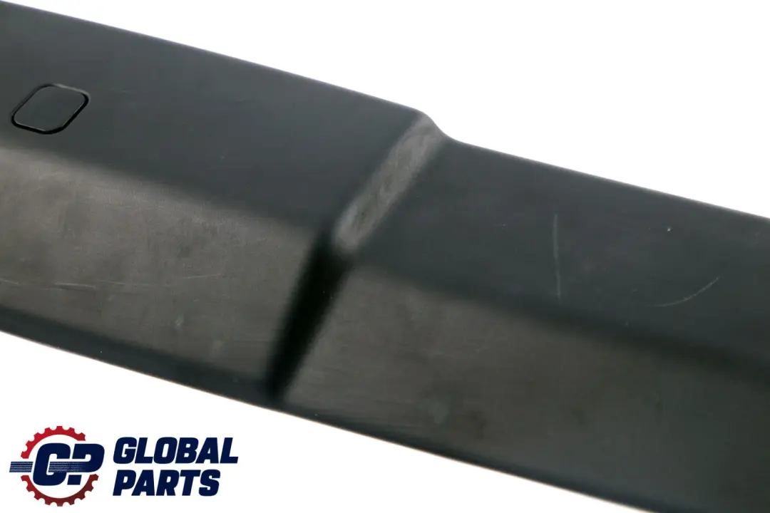 Parabrisas Marco Cubierta Plegable Top Trim Panel para BMW E88 con número de pieza 7174799 BMW E88 Parabrisas Marco Cubierta Plegable Top Trim Panel - SKU 7174799 - Número de pieza 7174799