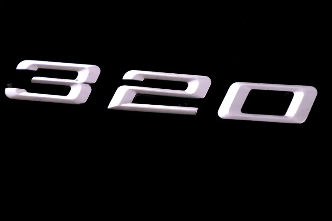 BMW 3 er E90 E90N Heckklappe Chrom 320si Emblem Abzeichen Logo - SKU 7174877 - Teilenummer 7174877